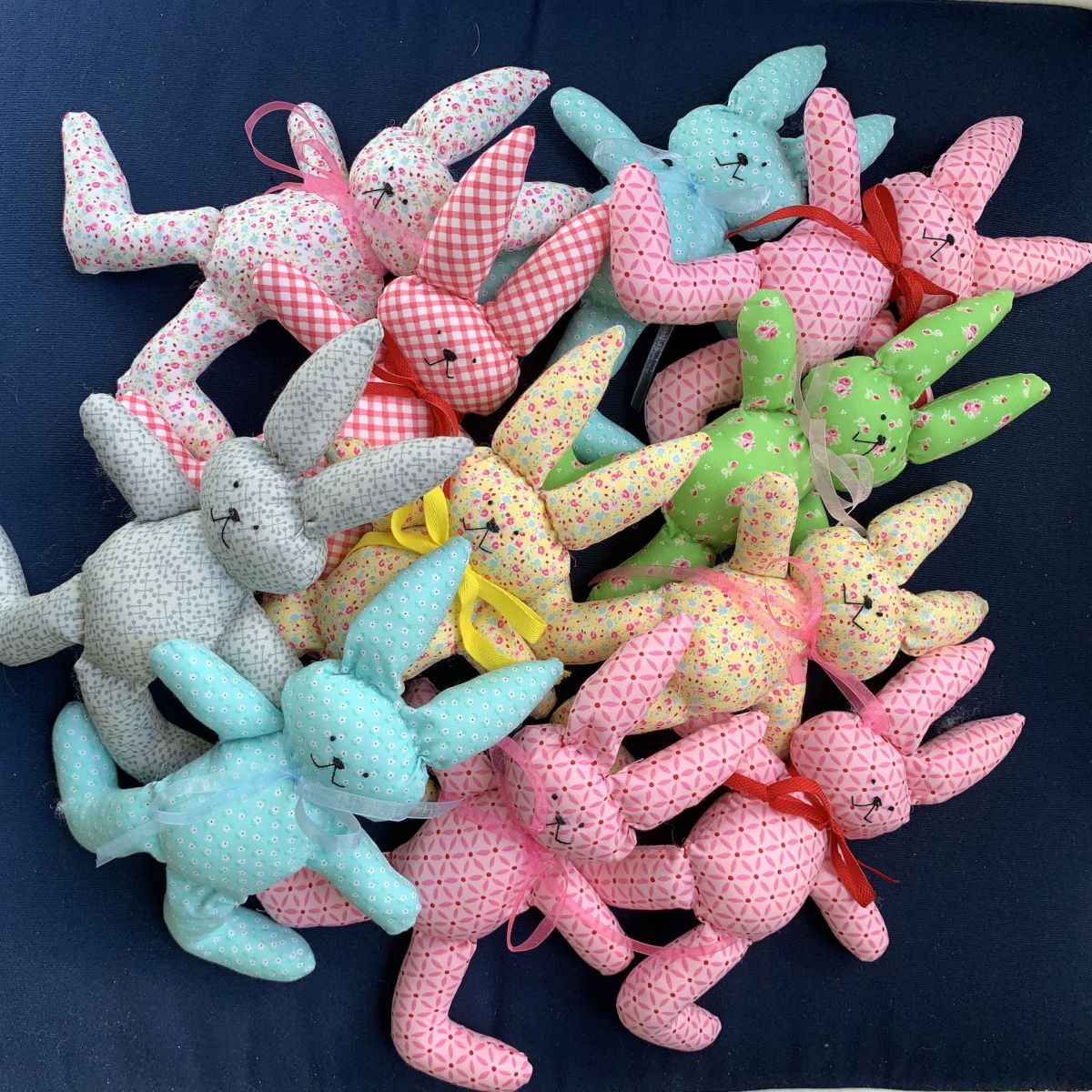 Megelles Sewing Tutorials Fabric Bunny to sew Free pattern with video