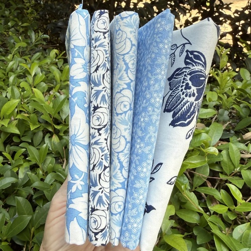 Denim & Daisies MYSTERY 5 Piece FAT Quarter Special Bundle