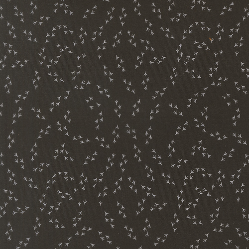 The Henhouse Iron 48438 20 Chicken Feet Blenders Quilting Fabric