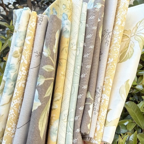Honeybloom 4 Piece Assorted Fat Eighth Special Bundle by 3 Sisters - Curated by Megelles