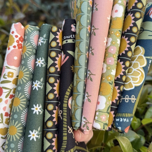 Imaginary Flowers by Gingiber MYSTERY 5 Piece FAT Quarter Special Bundle