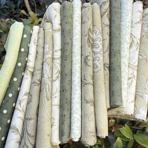 3 Sisters Meadow Greens MYSTERY 5 Piece FAT Quarter Special Bundle