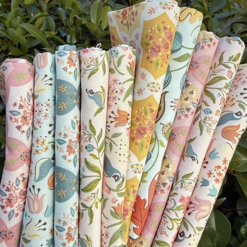Wildwood Dwellings MYSTERY 5 Piece FAT Quarter Special Bundle